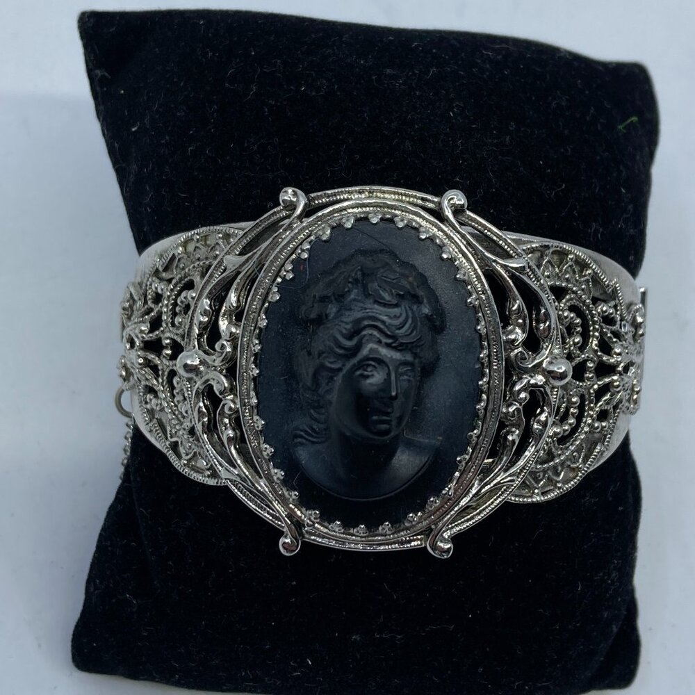 Vtg 1970s WHITING & DAVIS signed cameo clamper silver tone cuff bracelet